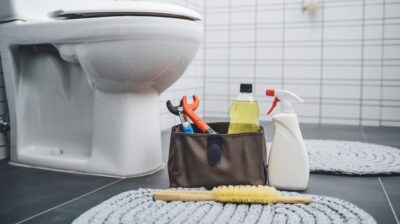 Des toilettes bouchées ? Voici comment vous en sortir sans complications ni frais excessifs