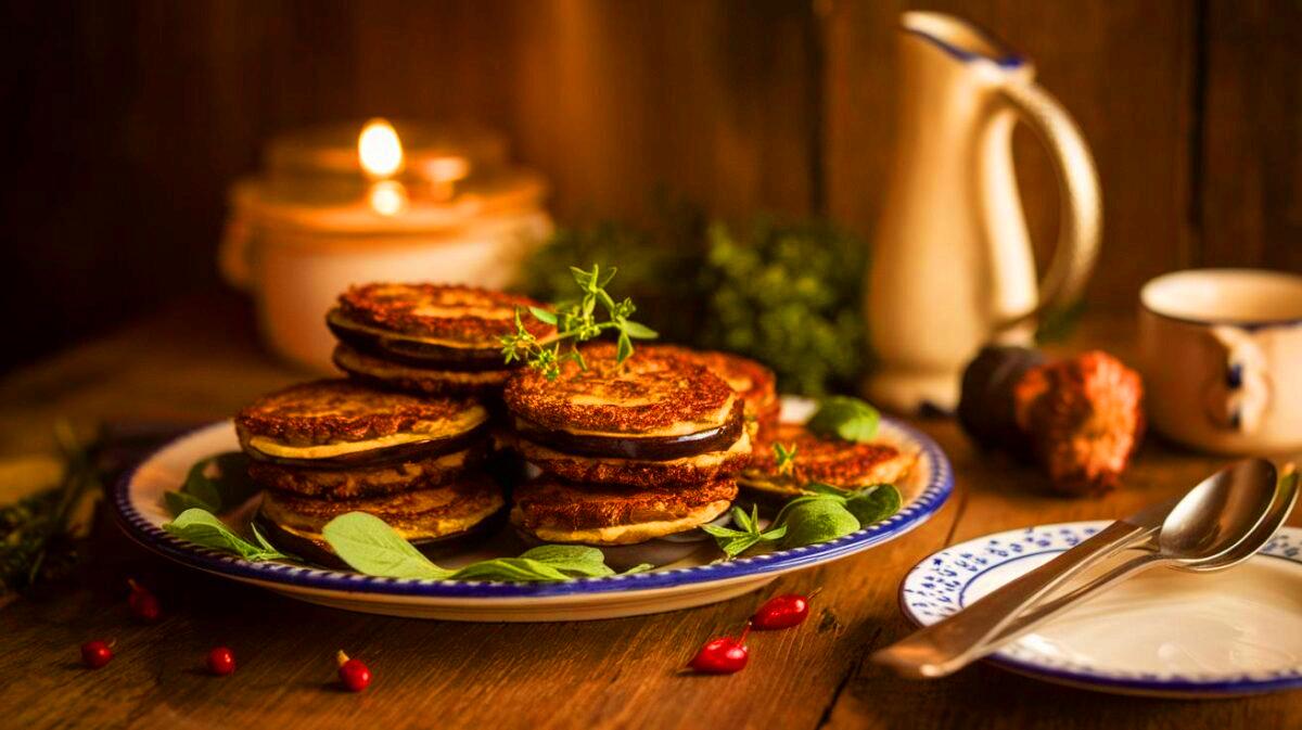 Impressionnez vos invités avec des beignets d'aubergines farcis maison