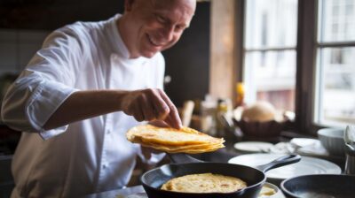 Cyril Lignac révèle comment rendre votre tortilla aux pommes de terre irrésistiblement moelleuse – Découvrez ses secrets de chef !