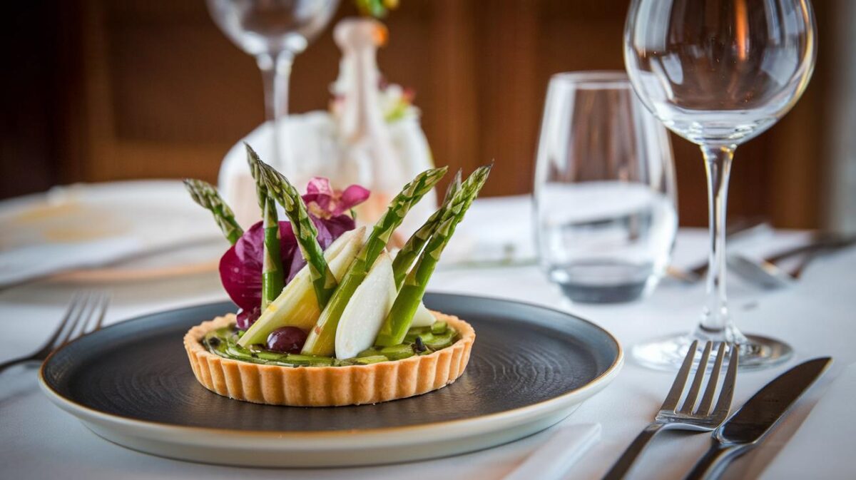 Découvrez la tarte aux asperges d'une cheffe étoilée qui séduit toutes les papilles